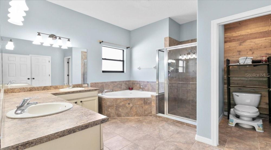 Primary Bathroom First Floor Picture 2