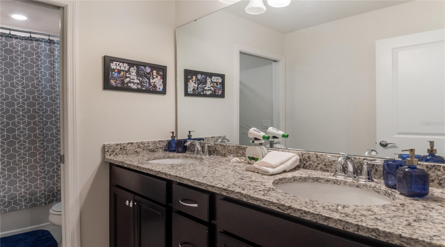 DAVENPORT, Florida 33897, 7 Bedrooms Bedrooms, ,5 BathroomsBathrooms,Residential,For Sale,ALOHA,0,MFRO6325422