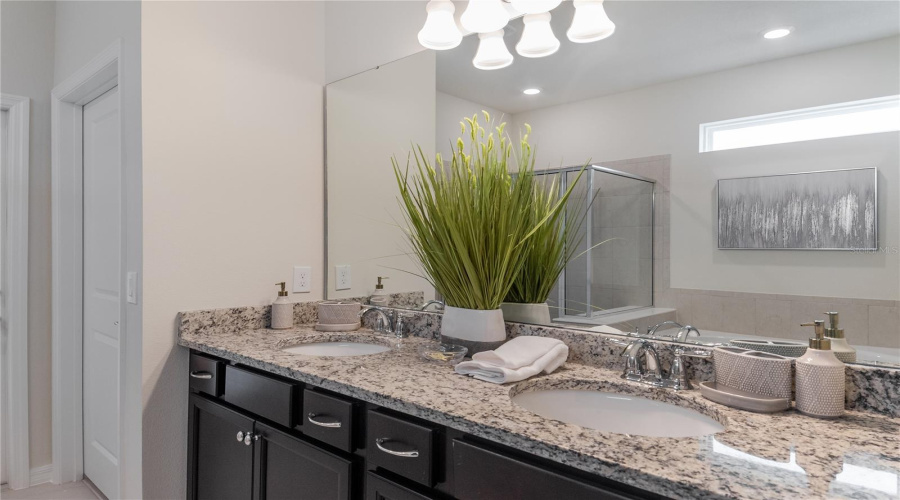 DAVENPORT, Florida 33897, 7 Bedrooms Bedrooms, ,5 BathroomsBathrooms,Residential,For Sale,ALOHA,0,MFRO6325422