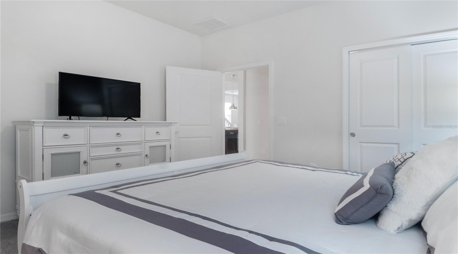 DAVENPORT, Florida 33897, 7 Bedrooms Bedrooms, ,5 BathroomsBathrooms,Residential,For Sale,ALOHA,0,MFRO6325422