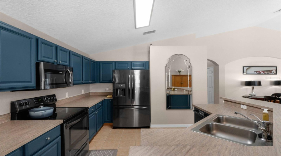 DAVENPORT, Florida 33897, 4 Bedrooms Bedrooms, ,3 BathroomsBathrooms,Residential,For Sale,HIGHGATE PARK,0,MFRO6325169