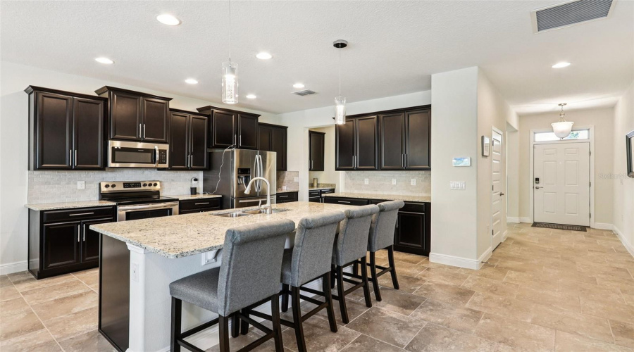 DAVENPORT, Florida 33837, 5 Bedrooms Bedrooms, ,3 BathroomsBathrooms,Residential,For Sale,BENOIT,0,MFRO6326064