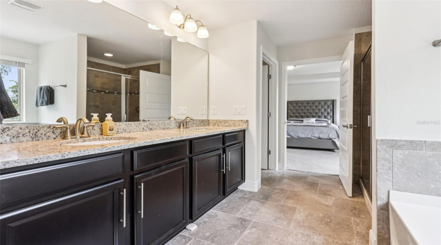 DAVENPORT, Florida 33837, 5 Bedrooms Bedrooms, ,3 BathroomsBathrooms,Residential,For Sale,BENOIT,0,MFRO6326064