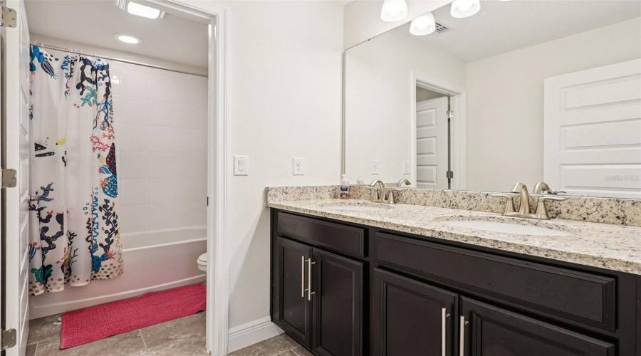 DAVENPORT, Florida 33837, 5 Bedrooms Bedrooms, ,3 BathroomsBathrooms,Residential,For Sale,BENOIT,0,MFRO6326064