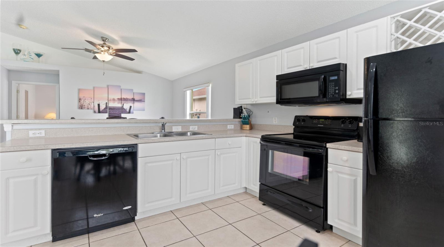 DAVENPORT, Florida 33837, 4 Bedrooms Bedrooms, ,3 BathroomsBathrooms,Residential,For Sale,KIMBERLY POINT,0,MFRO6249204