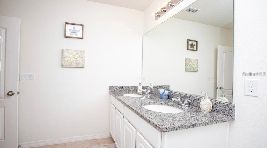DAVENPORT, Florida 33837, 4 Bedrooms Bedrooms, ,3 BathroomsBathrooms,Residential,For Sale,TERRASONESTA,0,MFRS5130607