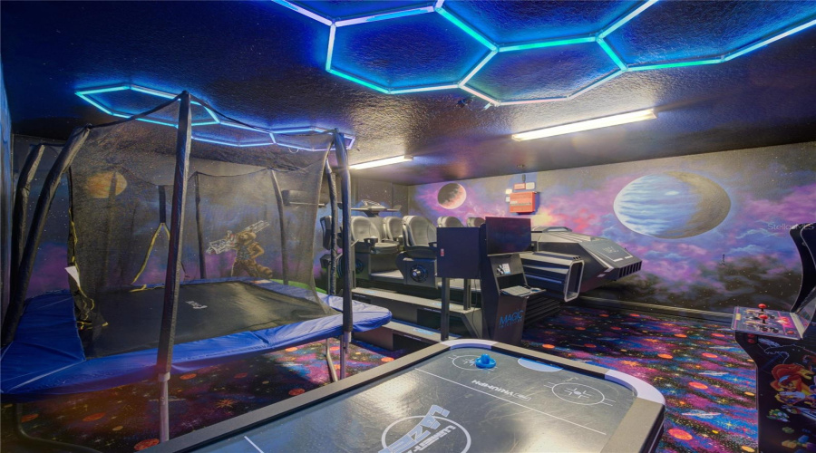 6 seater VR Machine/Custom Game Room