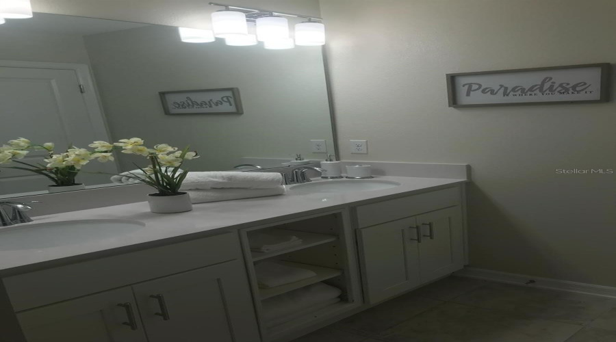 KISSIMMEE, Florida 34746, 2 Bedrooms Bedrooms, ,2 BathroomsBathrooms,Residential,For Sale,PARADOX,0,MFRO6196592