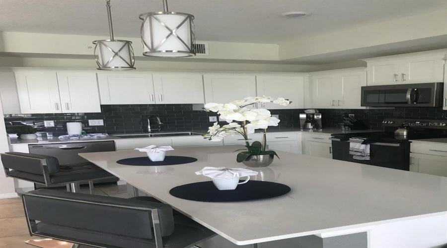KISSIMMEE, Florida 34746, 2 Bedrooms Bedrooms, ,2 BathroomsBathrooms,Residential,For Sale,PARADOX,0,MFRO6196592