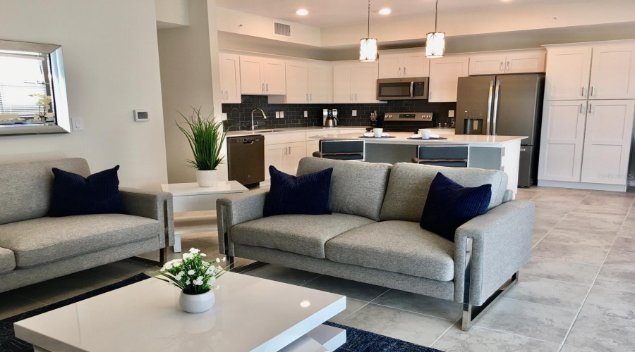 KISSIMMEE, Florida 34746, 2 Bedrooms Bedrooms, ,2 BathroomsBathrooms,Residential,For Sale,PARADOX,0,MFRO6196592