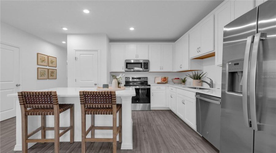 DAVENPORT, Florida 33897, 3 Bedrooms Bedrooms, ,2 BathroomsBathrooms,Residential,For Sale,FAN PALM,0,MFRO6326375