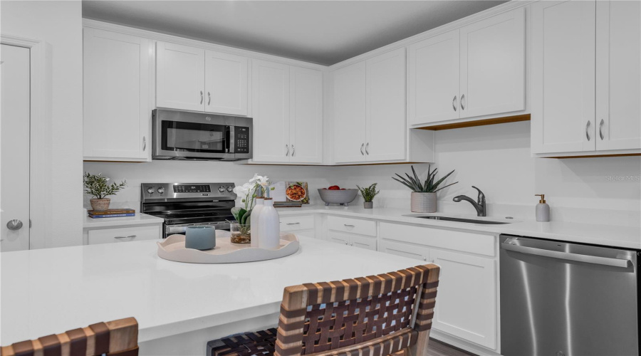 DAVENPORT, Florida 33897, 3 Bedrooms Bedrooms, ,2 BathroomsBathrooms,Residential,For Sale,FAN PALM,0,MFRO6326375