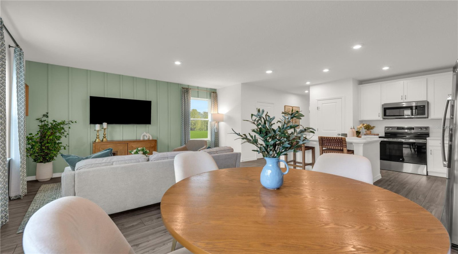 DAVENPORT, Florida 33897, 3 Bedrooms Bedrooms, ,2 BathroomsBathrooms,Residential,For Sale,FAN PALM,0,MFRO6326375