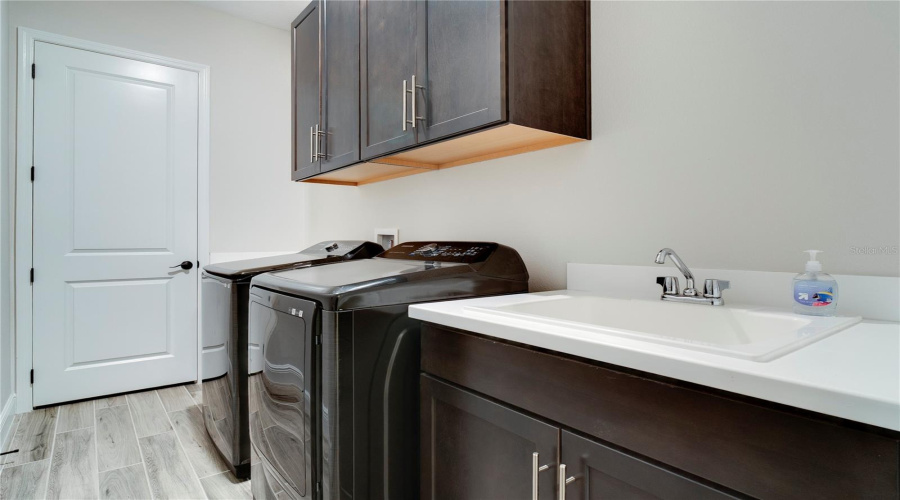KISSIMMEE, Florida 34747, 3 Bedrooms Bedrooms, ,2 BathroomsBathrooms,Residential,For Sale,FOUR SEASONS,0,MFRO6326303