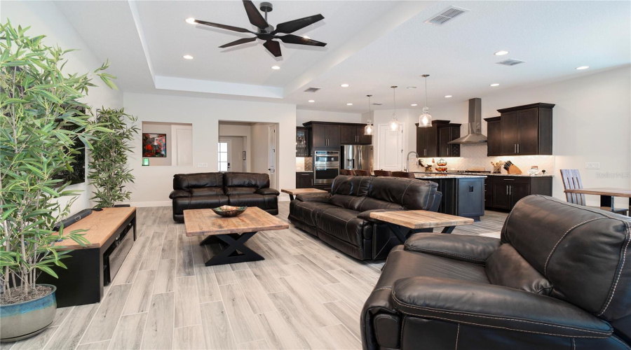 KISSIMMEE, Florida 34747, 3 Bedrooms Bedrooms, ,2 BathroomsBathrooms,Residential,For Sale,FOUR SEASONS,0,MFRO6326303