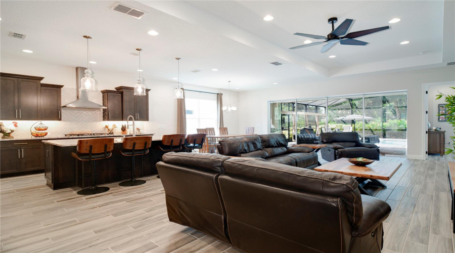 KISSIMMEE, Florida 34747, 3 Bedrooms Bedrooms, ,2 BathroomsBathrooms,Residential,For Sale,FOUR SEASONS,0,MFRO6326303