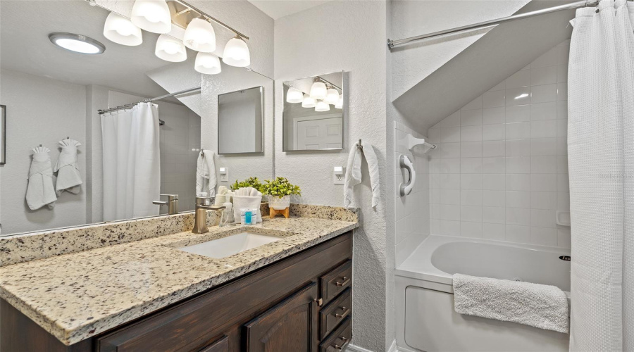 Downstairs primary ensuite bathroom