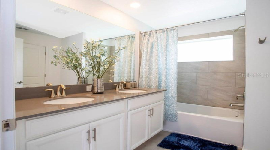 KISSIMMEE, Florida 34746, 4 Bedrooms Bedrooms, ,3 BathroomsBathrooms,Residential,For Sale,PARAGRAPH,0,MFRO6324742