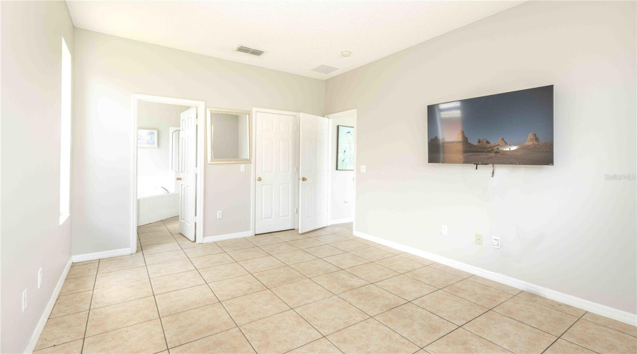 KISSIMMEE, Florida 34746, 8 Bedrooms Bedrooms, ,4 BathroomsBathrooms,Residential,For Sale,BAREFOOT BEACH,0,MFRO6325963