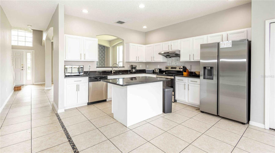 KISSIMMEE, Florida 34746, 8 Bedrooms Bedrooms, ,4 BathroomsBathrooms,Residential,For Sale,BAREFOOT BEACH,0,MFRO6325963