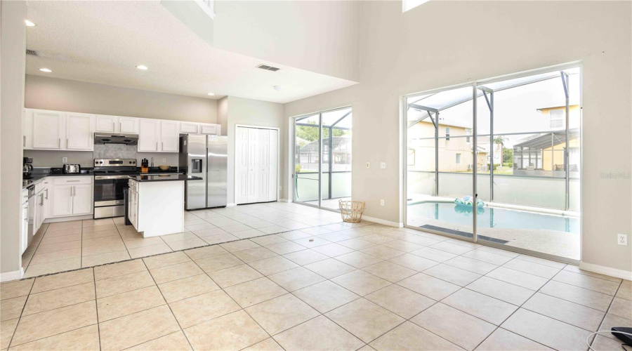 KISSIMMEE, Florida 34746, 8 Bedrooms Bedrooms, ,4 BathroomsBathrooms,Residential,For Sale,BAREFOOT BEACH,0,MFRO6325963