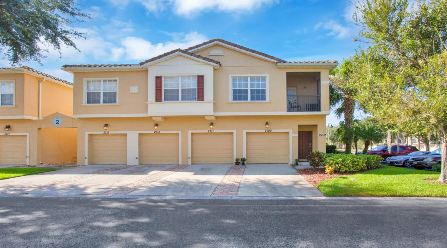 KISSIMMEE, Florida 34747, 3 Bedrooms Bedrooms, ,2 BathroomsBathrooms,Residential,For Sale,OAKWATER,0,MFRGC532406