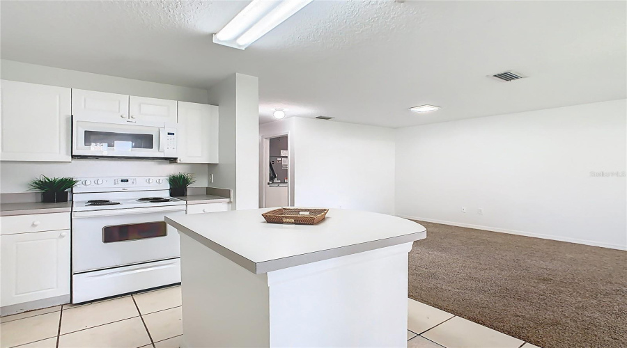 KISSIMMEE, Florida 34746, 4 Bedrooms Bedrooms, ,3 BathroomsBathrooms,Residential,For Sale,CLUB CORTILE,0,MFRS5130571
