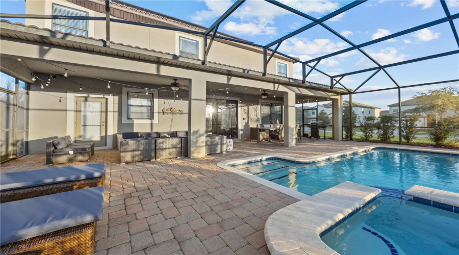 DAVENPORT, Florida 33896, 9 Bedrooms Bedrooms, ,5 BathroomsBathrooms,Residential,For Sale,BIRDIE,0,MFRS5130389