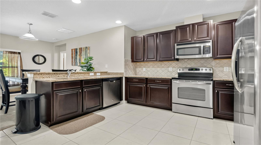 DAVENPORT, Florida 33896, 3 Bedrooms Bedrooms, ,2 BathroomsBathrooms,Residential,For Sale,MARSH MEADOW,0,MFRO6326319