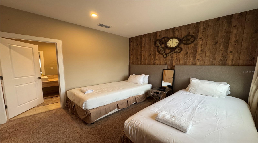 KISSIMMEE, Florida 34747, 3 Bedrooms Bedrooms, ,3 BathroomsBathrooms,Residential,For Sale,BROOKLYN DR,0,MFRG5099330