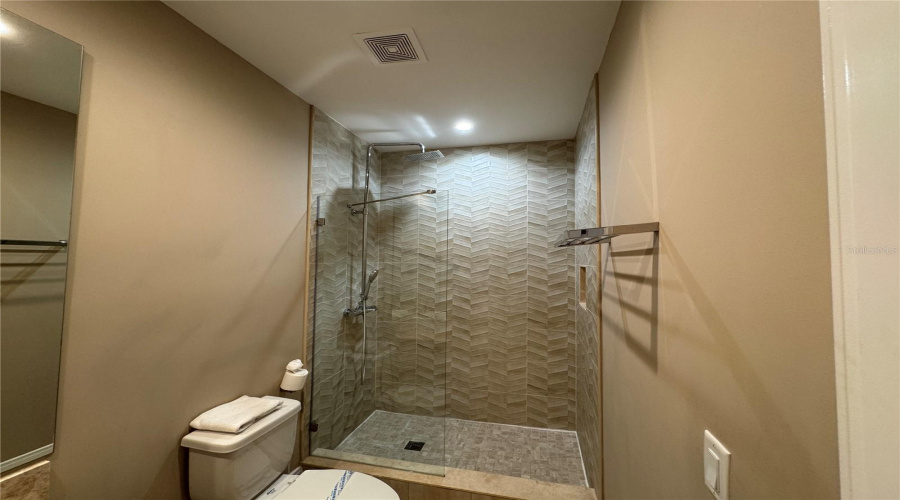 KISSIMMEE, Florida 34747, 3 Bedrooms Bedrooms, ,3 BathroomsBathrooms,Residential,For Sale,BROOKLYN DR,0,MFRG5099330