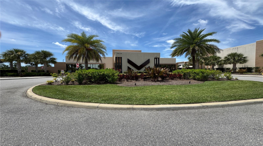 KISSIMMEE, Florida 34747, 3 Bedrooms Bedrooms, ,3 BathroomsBathrooms,Residential,For Sale,BROOKLYN DR,0,MFRG5099330