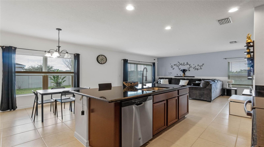 DAVENPORT, Florida 33837, 4 Bedrooms Bedrooms, ,2 BathroomsBathrooms,Residential,For Sale,ANNA,0,MFRO6275465