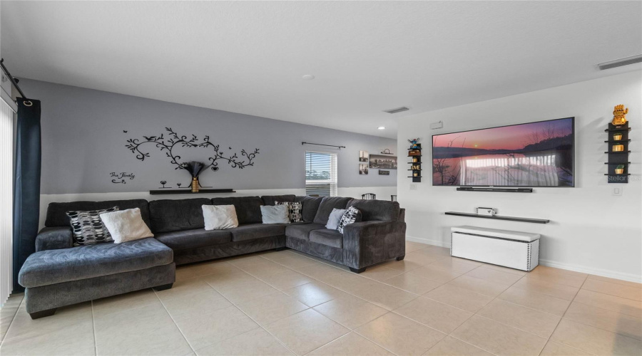 DAVENPORT, Florida 33837, 4 Bedrooms Bedrooms, ,2 BathroomsBathrooms,Residential,For Sale,ANNA,0,MFRO6275465