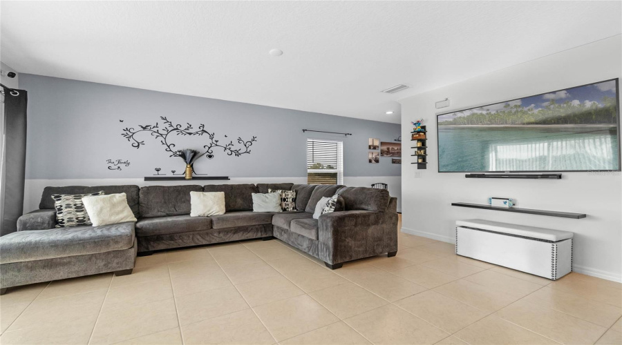 DAVENPORT, Florida 33837, 4 Bedrooms Bedrooms, ,2 BathroomsBathrooms,Residential,For Sale,ANNA,0,MFRO6275465