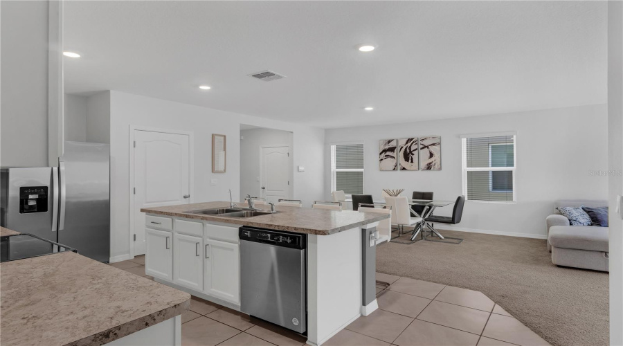 DAVENPORT, Florida 33837, 5 Bedrooms Bedrooms, ,3 BathroomsBathrooms,Residential,For Sale,BERRY,0,MFRO6324540