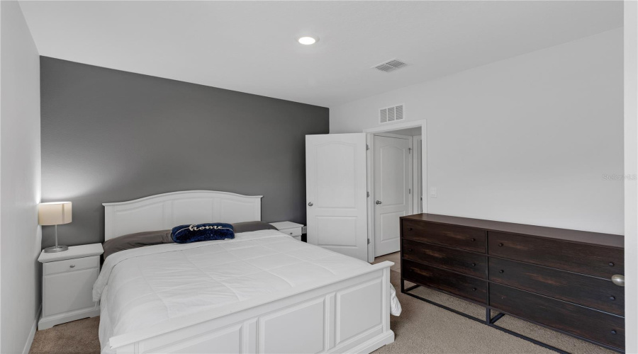 DAVENPORT, Florida 33837, 5 Bedrooms Bedrooms, ,3 BathroomsBathrooms,Residential,For Sale,BERRY,0,MFRO6324540