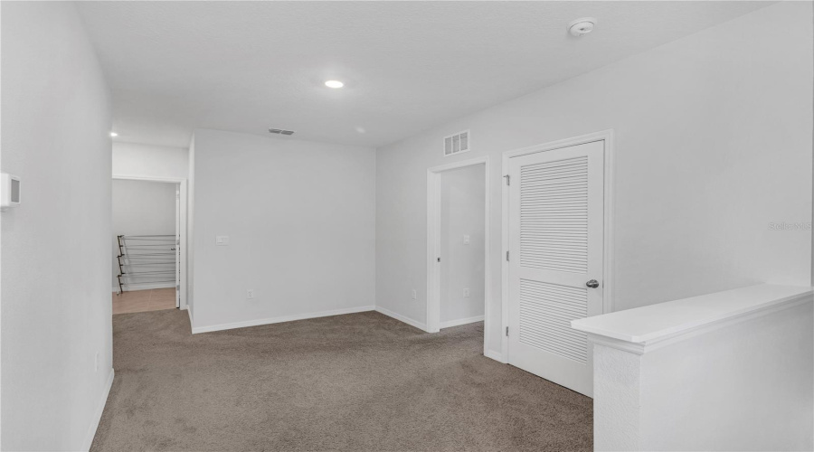DAVENPORT, Florida 33837, 5 Bedrooms Bedrooms, ,3 BathroomsBathrooms,Residential,For Sale,BERRY,0,MFRO6324540