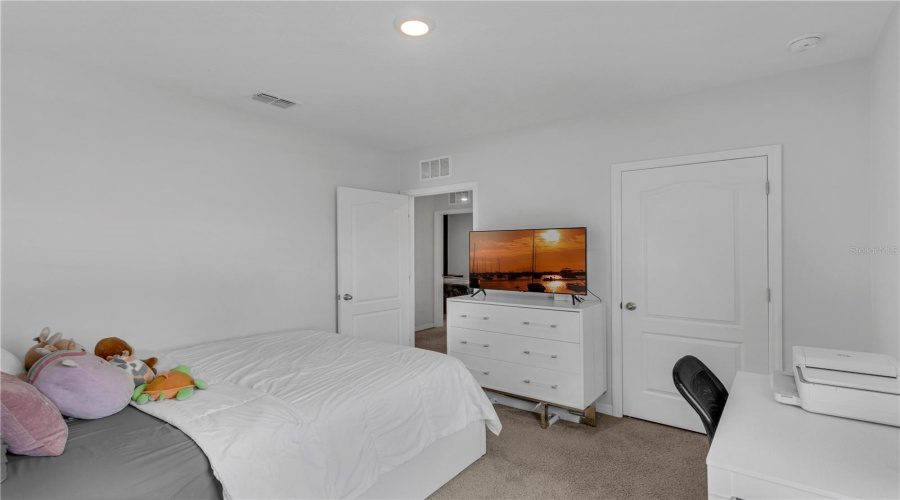 DAVENPORT, Florida 33837, 5 Bedrooms Bedrooms, ,3 BathroomsBathrooms,Residential,For Sale,BERRY,0,MFRO6324540