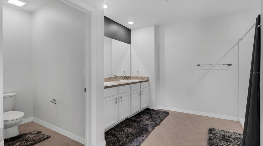 DAVENPORT, Florida 33837, 5 Bedrooms Bedrooms, ,3 BathroomsBathrooms,Residential,For Sale,BERRY,0,MFRO6324540