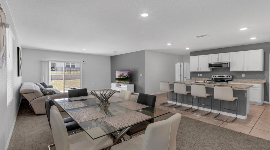 DAVENPORT, Florida 33837, 5 Bedrooms Bedrooms, ,3 BathroomsBathrooms,Residential,For Sale,BERRY,0,MFRO6324540