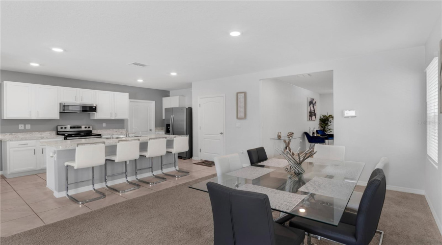 DAVENPORT, Florida 33837, 5 Bedrooms Bedrooms, ,3 BathroomsBathrooms,Residential,For Sale,BERRY,0,MFRO6324540