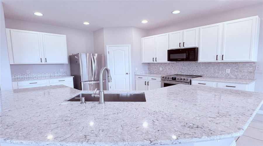 KISSIMMEE, Florida 34746, 5 Bedrooms Bedrooms, ,3 BathroomsBathrooms,Residential,For Sale,THE OAKS,0,MFRS5126074