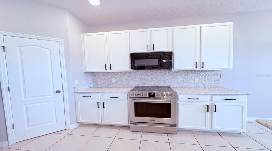 KISSIMMEE, Florida 34746, 5 Bedrooms Bedrooms, ,3 BathroomsBathrooms,Residential,For Sale,THE OAKS,0,MFRS5126074