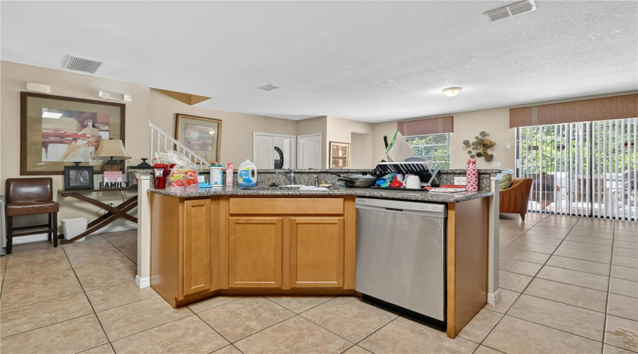 DAVENPORT, Florida 33896, 6 Bedrooms Bedrooms, ,5 BathroomsBathrooms,Residential,For Sale,CYPRESS POINTE,0,MFRTB8406697