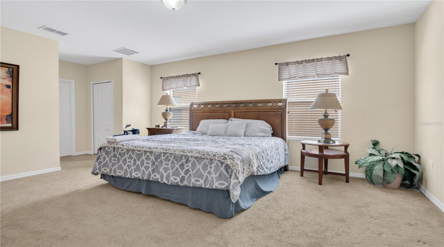 DAVENPORT, Florida 33896, 6 Bedrooms Bedrooms, ,5 BathroomsBathrooms,Residential,For Sale,CYPRESS POINTE,0,MFRTB8406697