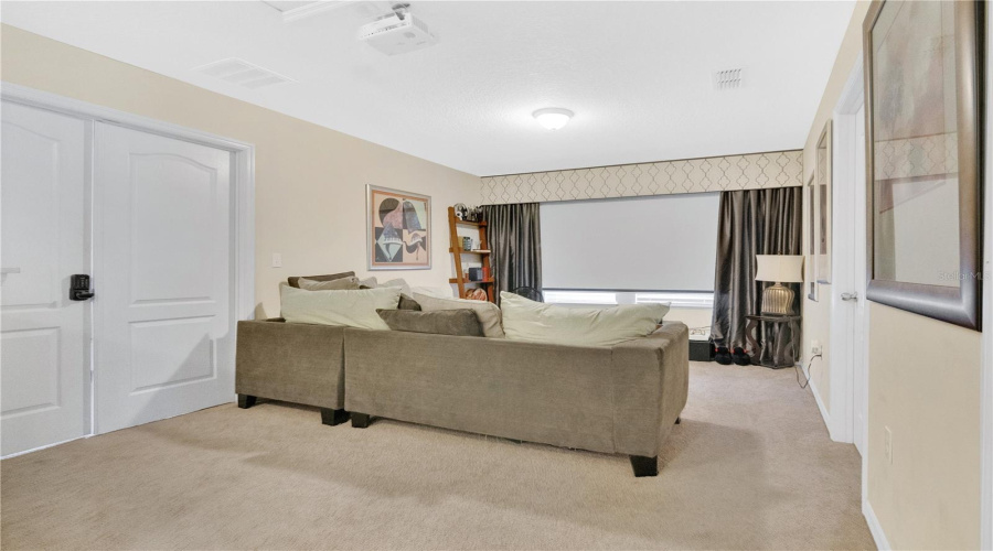 DAVENPORT, Florida 33896, 6 Bedrooms Bedrooms, ,5 BathroomsBathrooms,Residential,For Sale,CYPRESS POINTE,0,MFRTB8406697