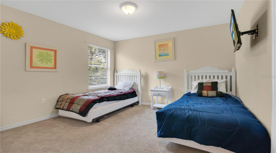 DAVENPORT, Florida 33896, 6 Bedrooms Bedrooms, ,5 BathroomsBathrooms,Residential,For Sale,CYPRESS POINTE,0,MFRTB8406697