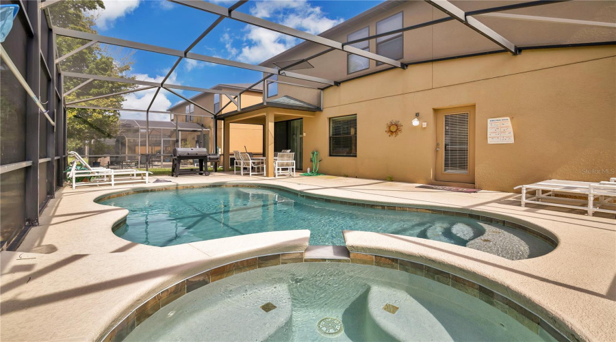 DAVENPORT, Florida 33896, 6 Bedrooms Bedrooms, ,5 BathroomsBathrooms,Residential,For Sale,CYPRESS POINTE,0,MFRTB8406697