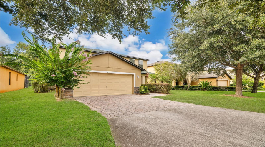 DAVENPORT, Florida 33896, 6 Bedrooms Bedrooms, ,5 BathroomsBathrooms,Residential,For Sale,CYPRESS POINTE,0,MFRTB8406697